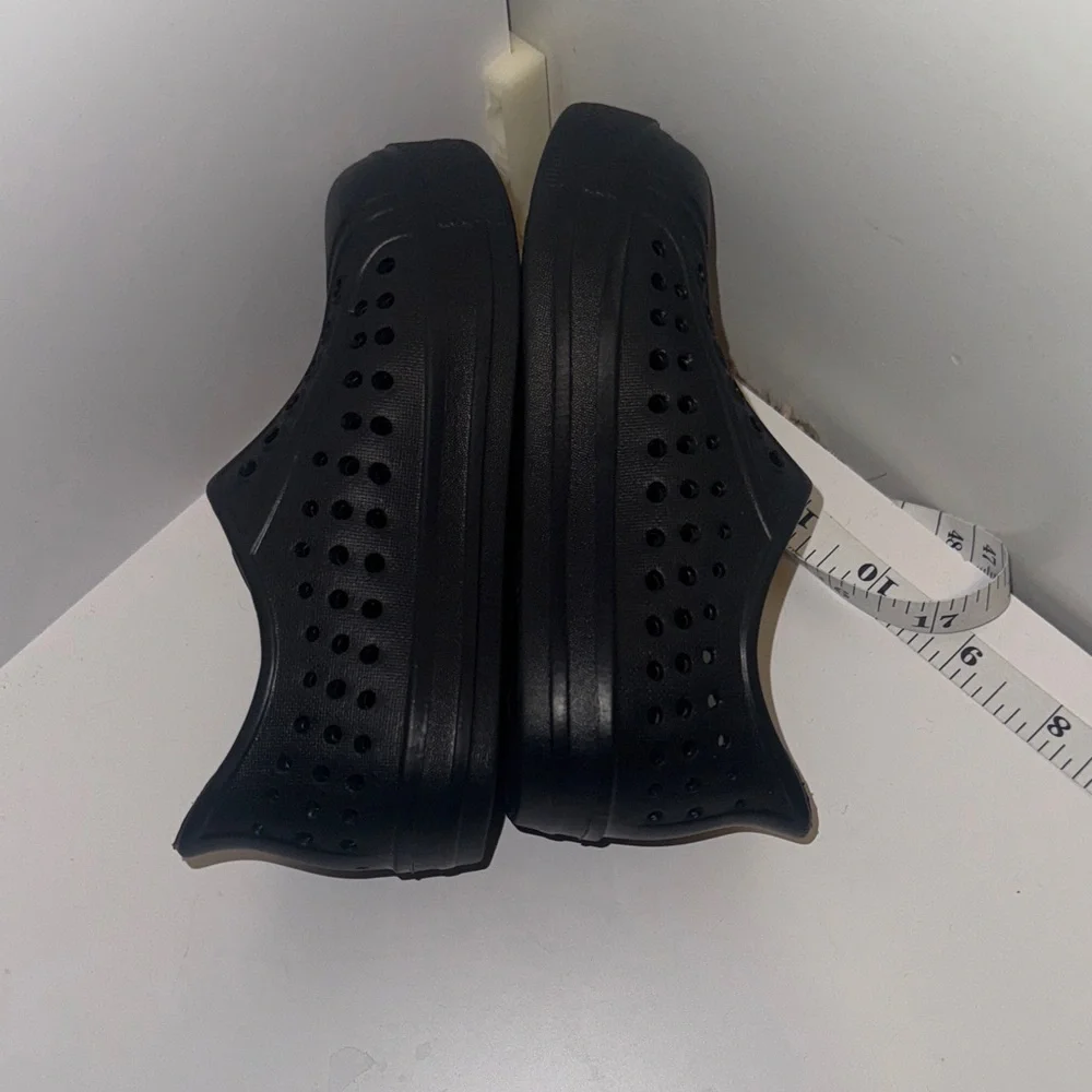 Wonder Nation Kids Black Water Shoes